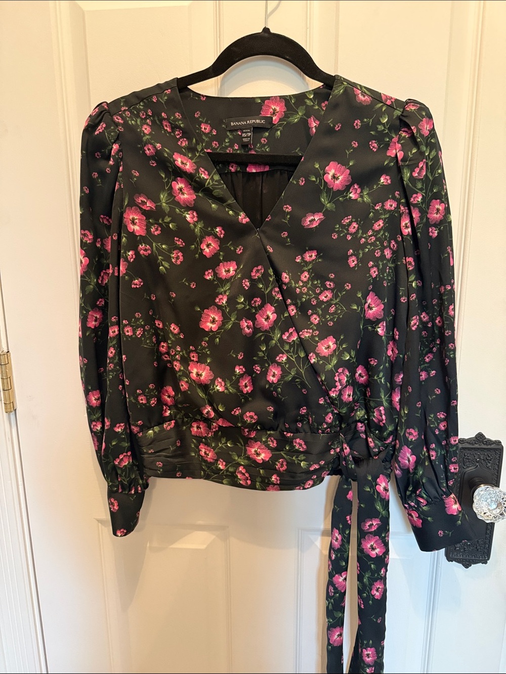 NWOT XSP Banana Republic Black Floral Wrap Blouse with Pink Blossoms